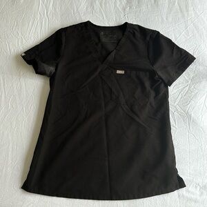 Figs Women’s Black Scrub Top with Pocket